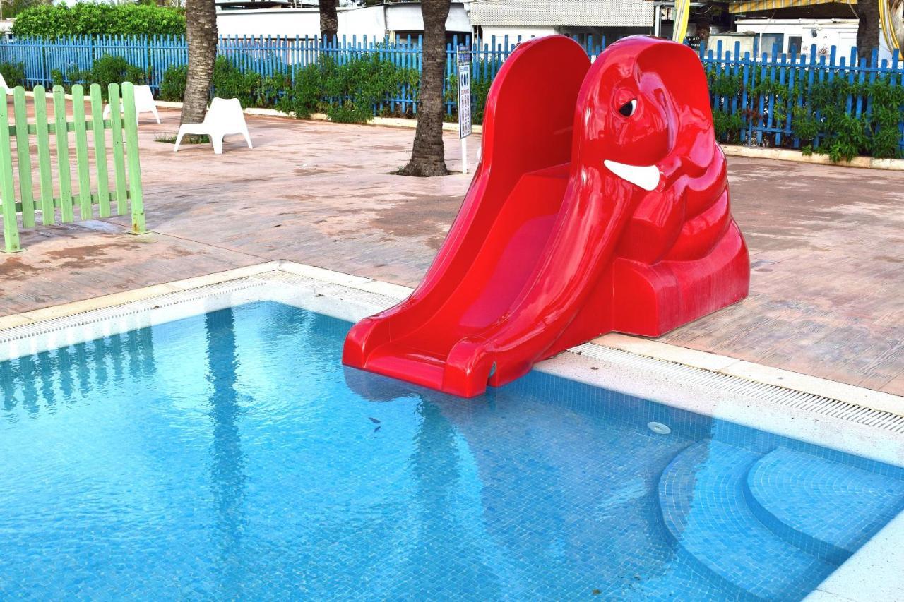 ホテル Casita Movil En Camping De La Manga エクステリア 写真